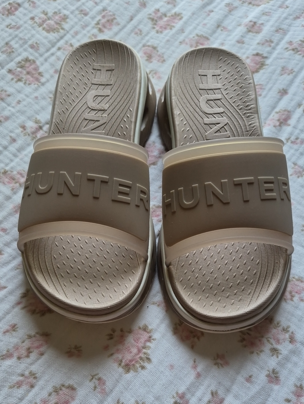 Hunter Women's Slide Sandals in Neutral Beige